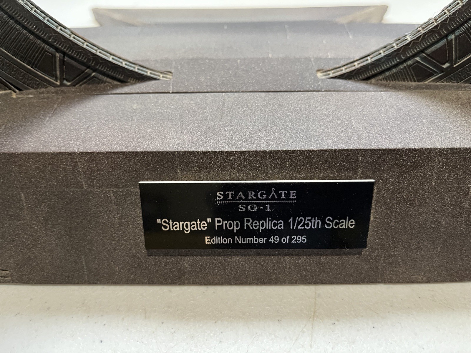 Star gate SG-1 Prop Replica Display Limited edition #49/295.