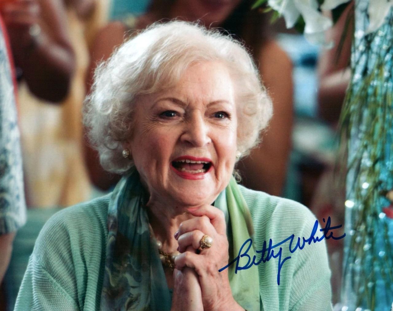 Betty White 8×10 signed Photo autographed Picture + COA