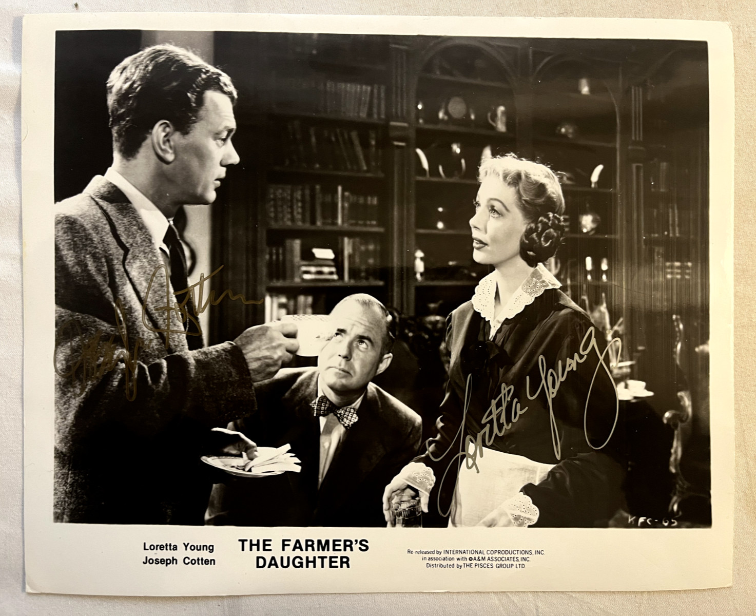 JOSEPH COTTEN & LORETTA YOUNG Signed Photo Autographed 10×8 THE FARMERS DAUGHTER