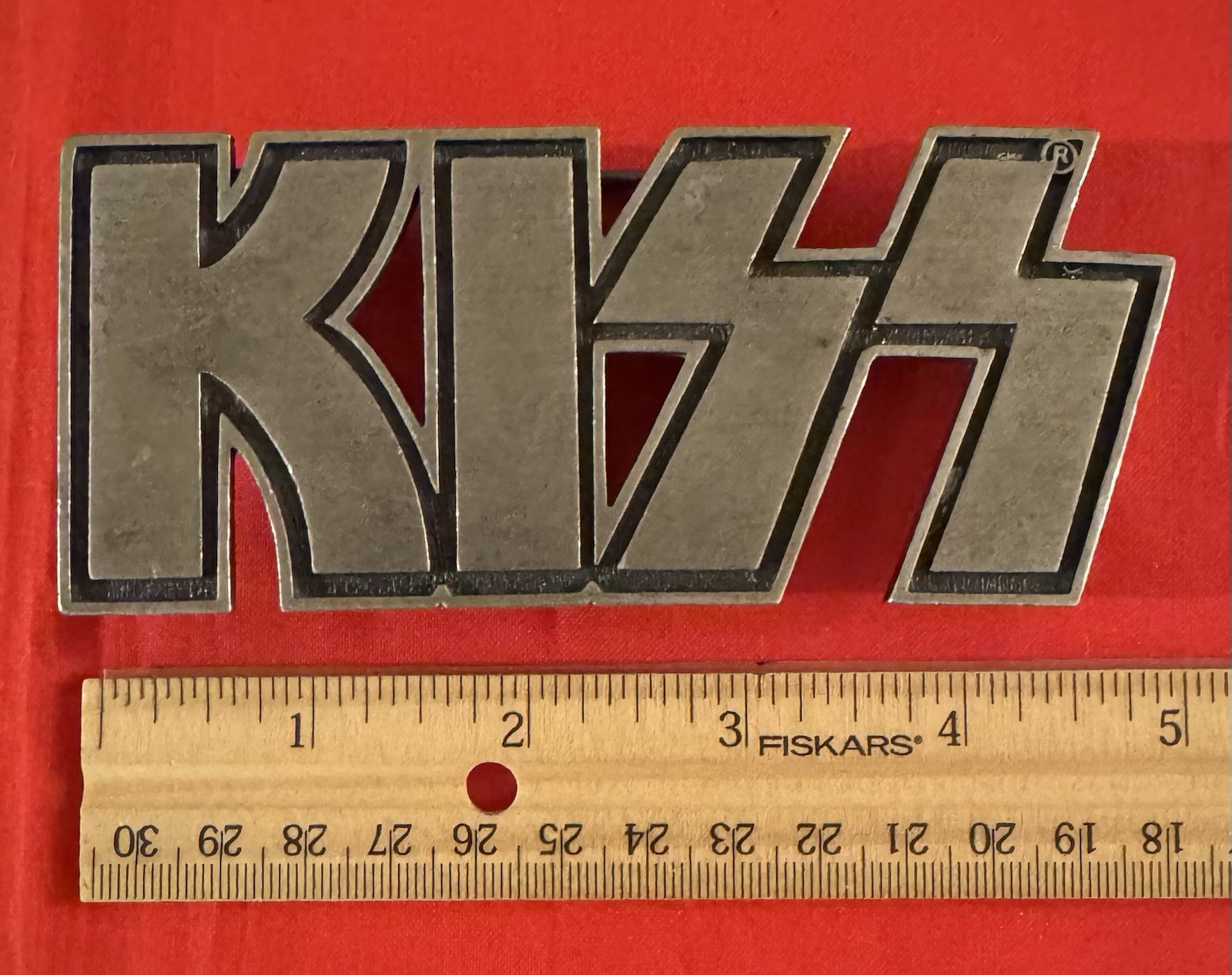 KISS ✨ OFFICIALLY LICENSED (2004) BELT BUCKLE ✨ SIGNATURE NETWORK ✨ VINTAGE ✨