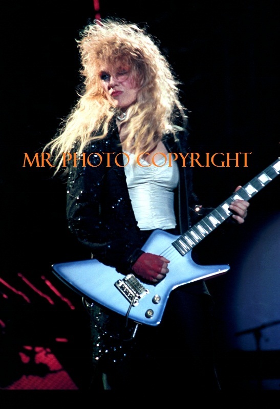 $1.00 4×6 inch Original Photo HEART ANN NANCY WILSON r