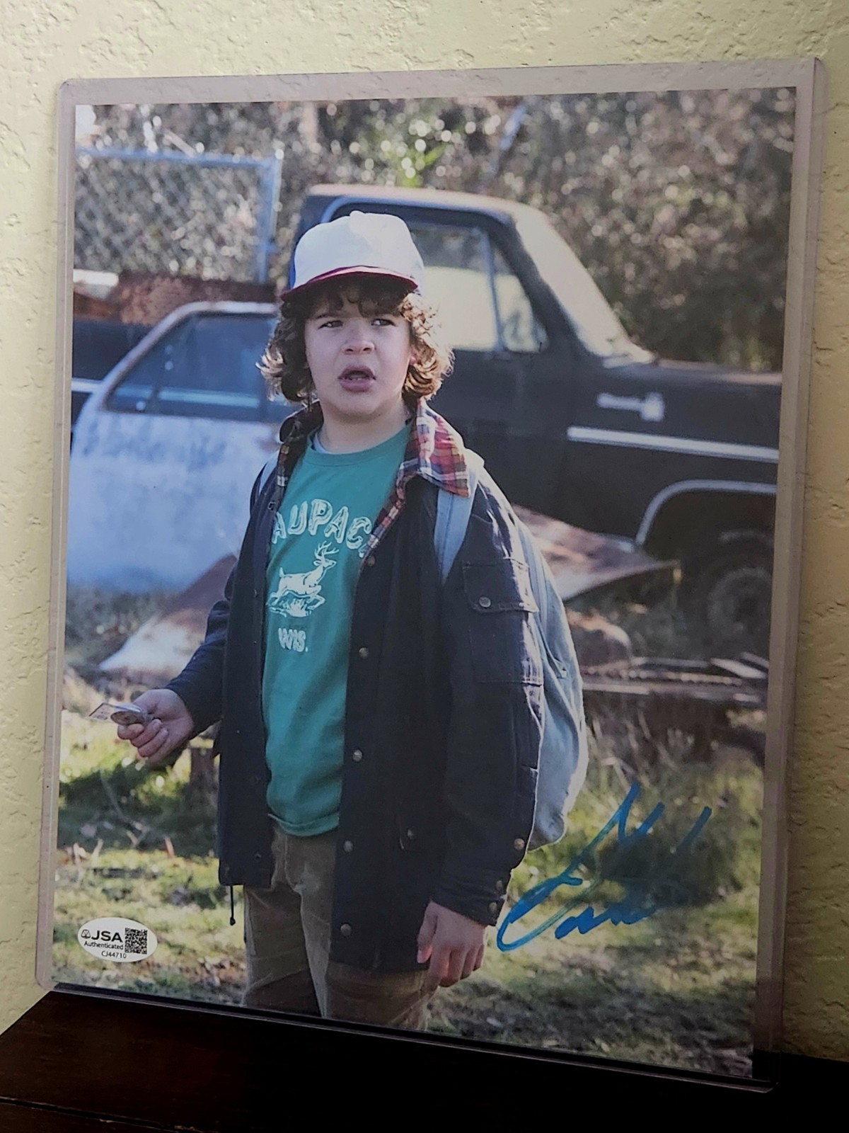 Signed 8×10 GATEN MATARAZZO Stranger Things Dustin Autograph JSA COA