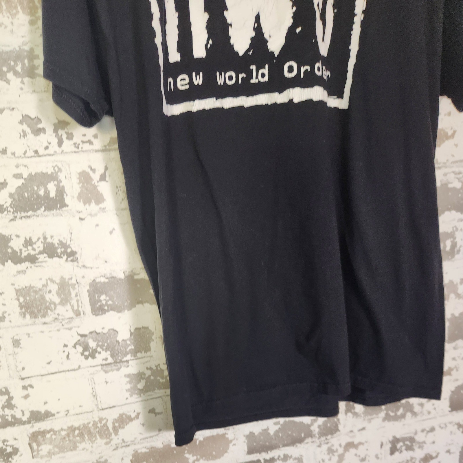 WWE Authentic nWo New World Order Men Black T Shirt Large Wrestling WCW Nitro