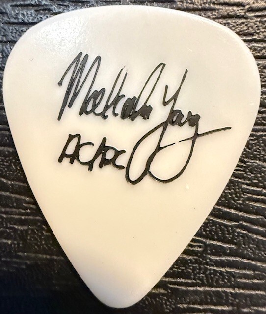 AC/DC / MALCOLM YOUNG / 1991 / VINTAGE / RAZORS EDGE TOUR GUITAR PICK