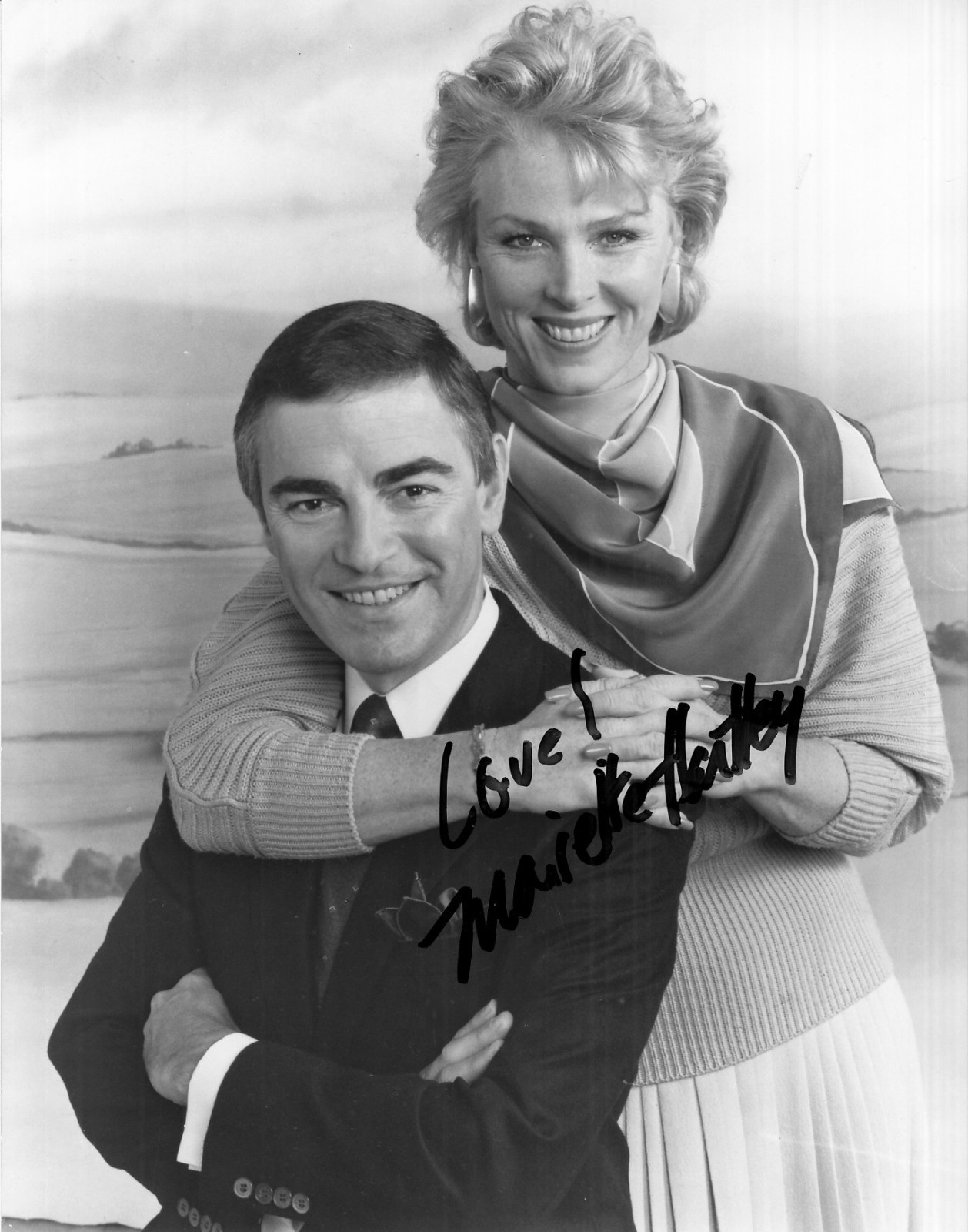 MARIETTE HARTLEY hand-signed VINTAGE 1986 CBS STUDIO 7×9 PORTRAIT w/ uacc rd COA