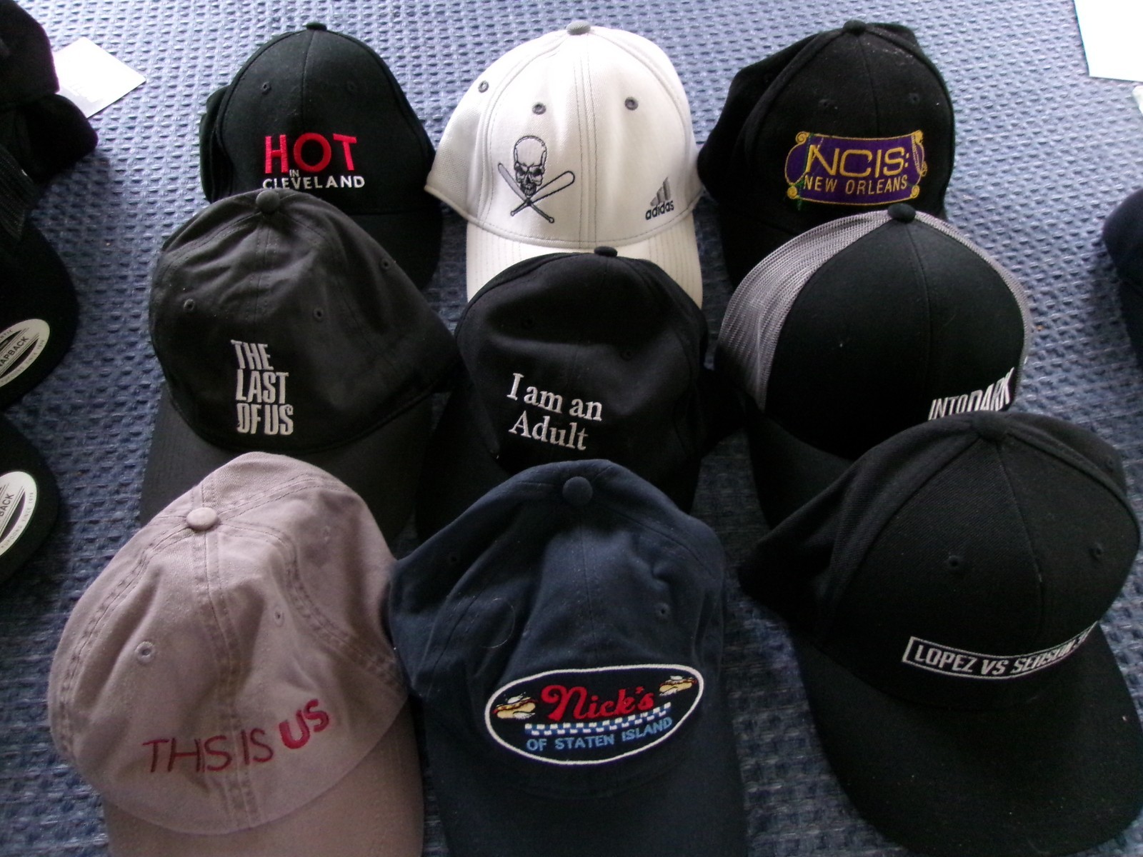 9 TV Promo/Cast & Crew BB Caps Bones NCIS Adultish Last Of Us Hot In Cleve RARE