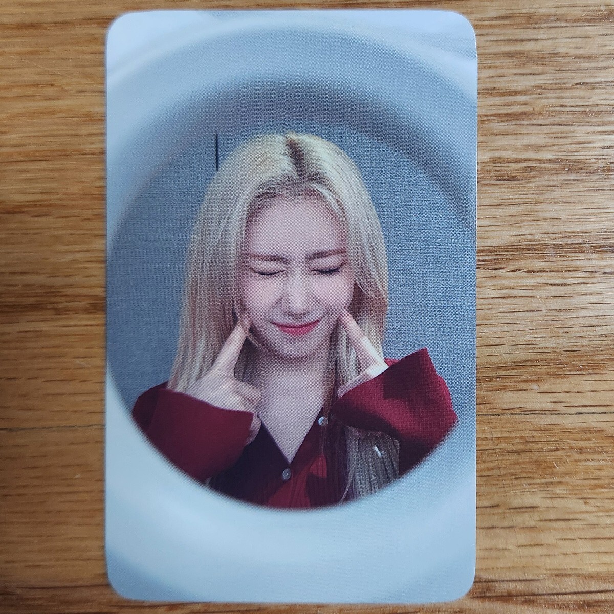 Chaeryeong Official Photocard Itzy Light Ring Ver 2. Gold Pop Up Store Genuine