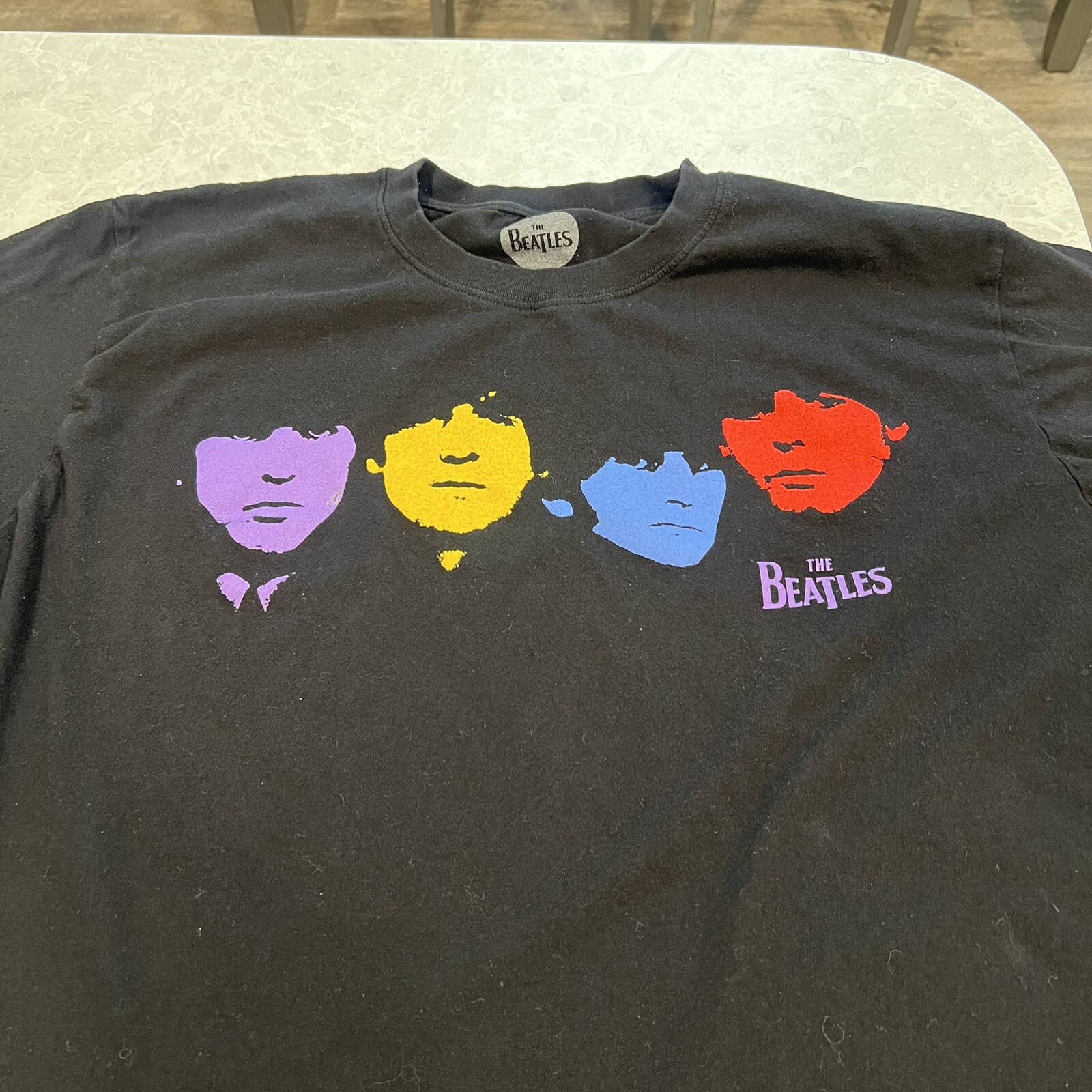 Apple Corps 2009 The Beatles Black 2000s Adult T-shirt Size XL Rainbow Colorful.