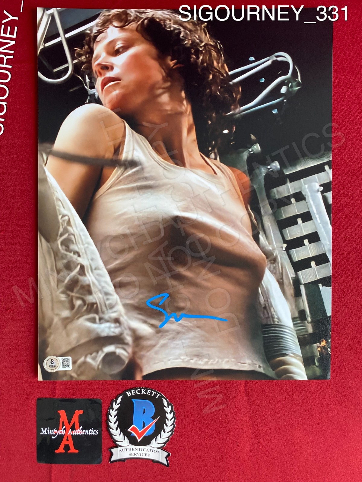 Sigourney Weaver autographed signed 11×14 photo Aliens Ripley Beckett COA