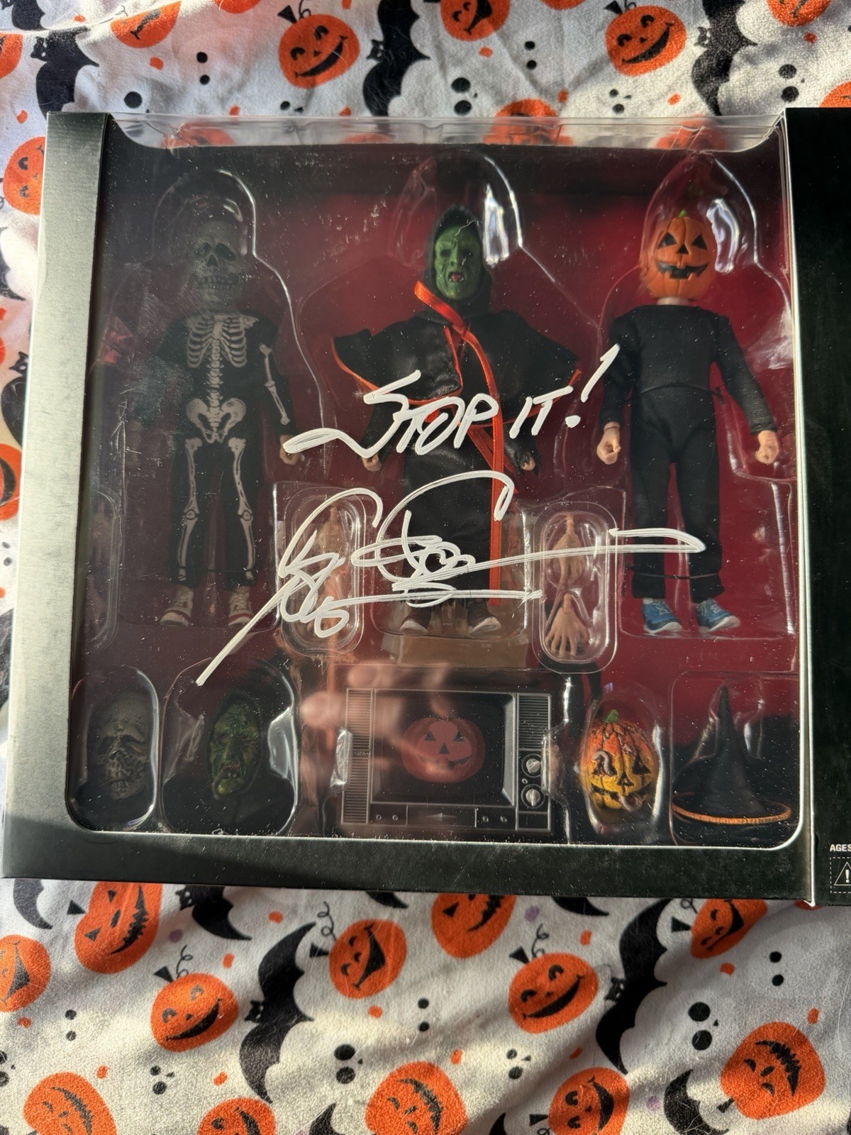 NECA Halloween III FIGURES TOM ATKINS Autographed Signed W Inscription Stop it!