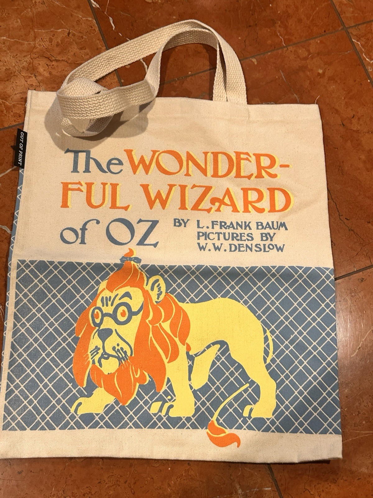 THE WONDERFUL WIZARD OF OZ WITH LION OUT OF PRINT CANVAS TOTE BOOK BAG NEW NWOT