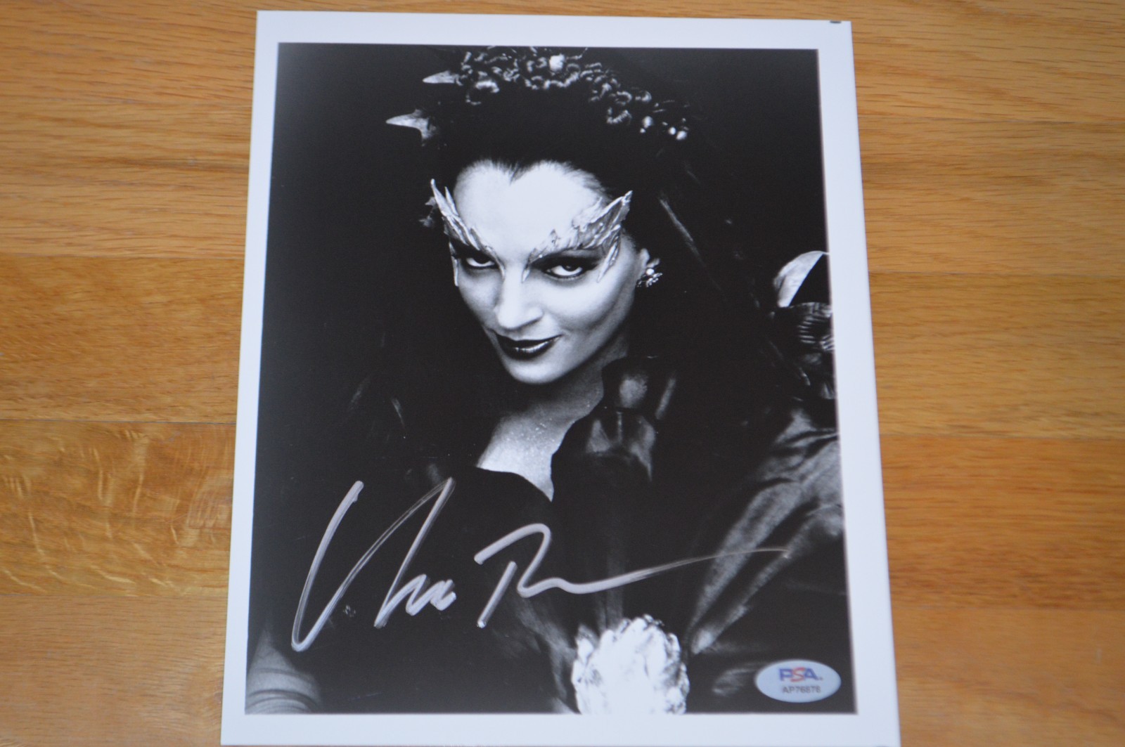 Uma Thurman Autographed “Poison Ivy” 8×10 B/W Photo with PSA Hologram