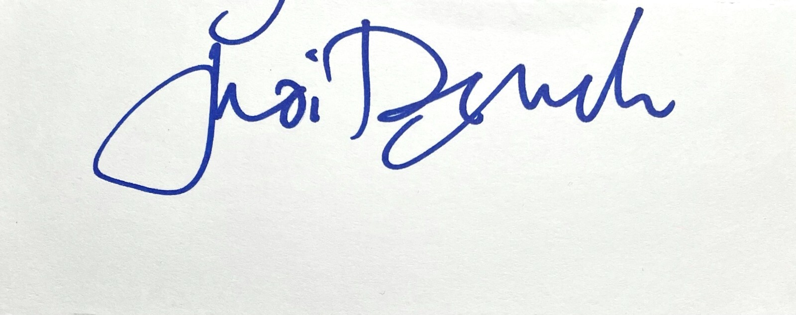 JUDI DENCH Signed Autographed 2″ x 6″ CARD Belfast Philomena SKYFALL GOLDENEYE