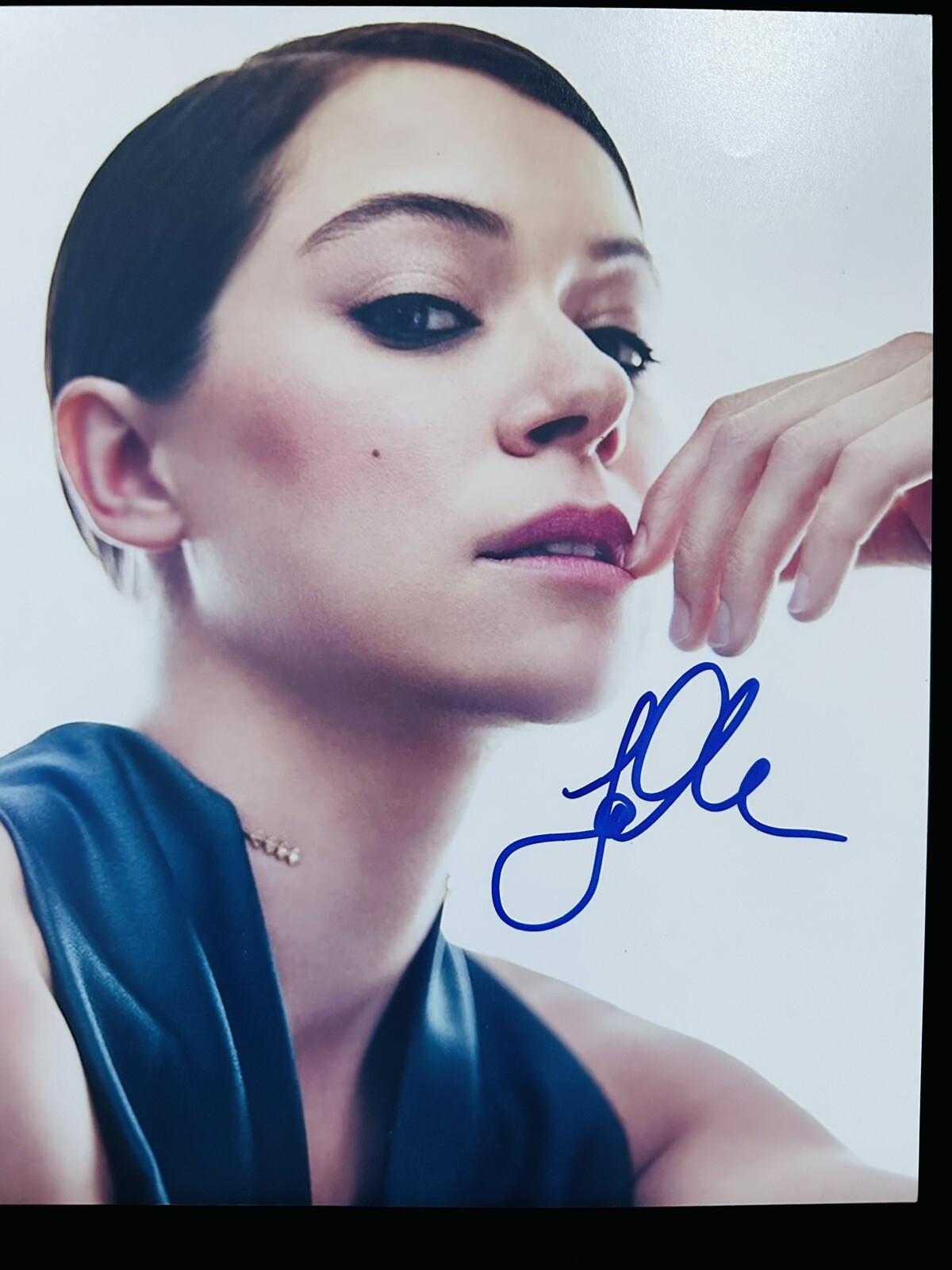Tatiana Maslany signed 8×10 Photo In Person. She Hulk Marvel