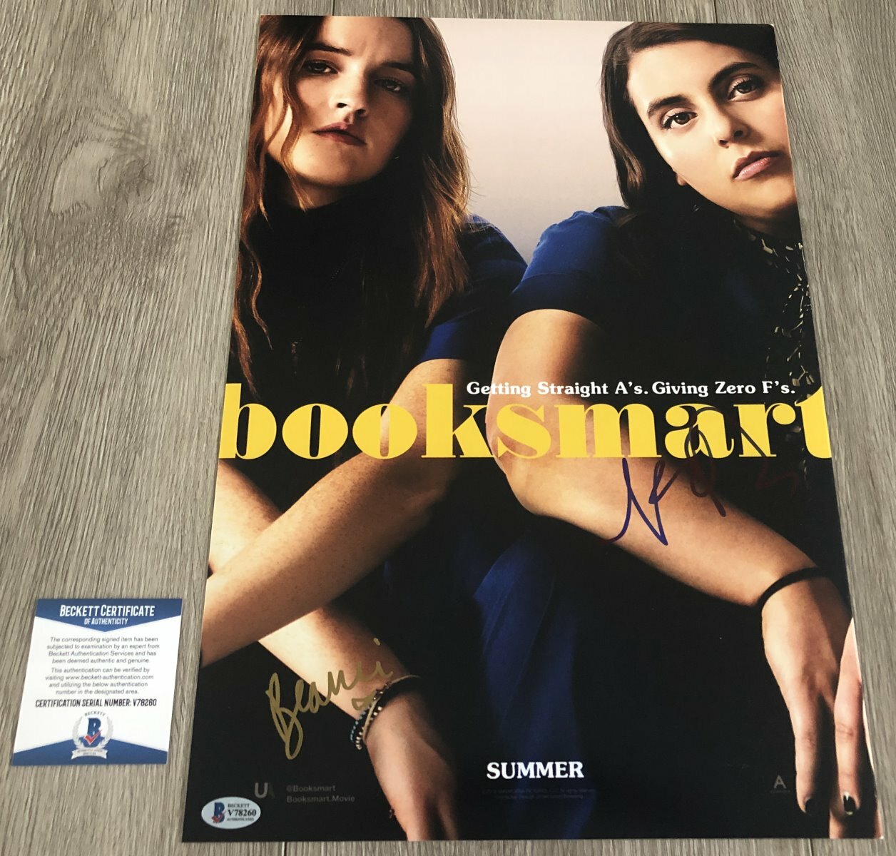 KAITLYN DEVER & BEANIE FELDSTEIN SIGNED BOOKSMART 12×18 PHOTO w/EXACT PROOF BAS