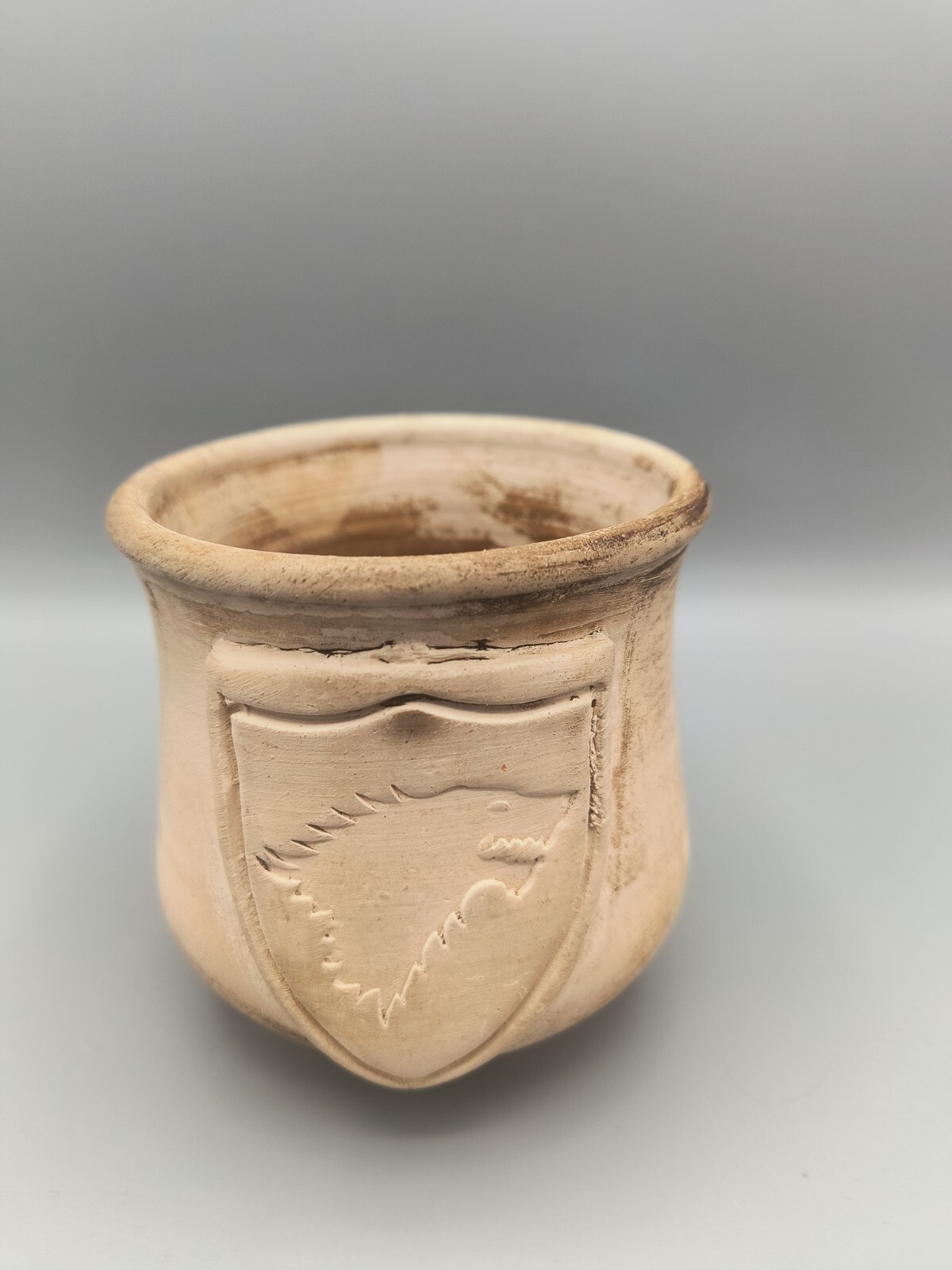 Game Of Thrones Handmade Pottery Coffee Mug 8.5 Oz Renaissance Art Wolf Badge