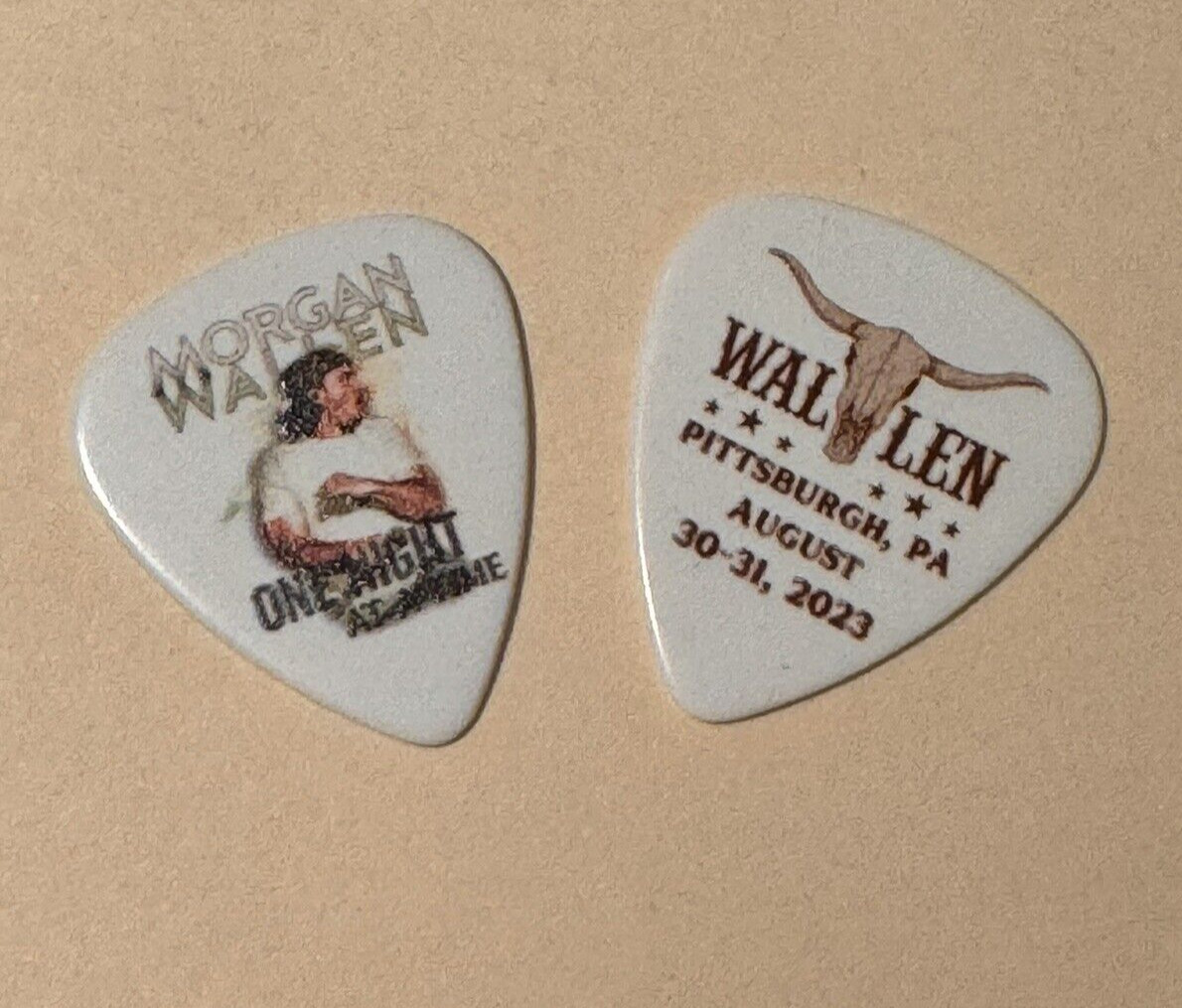 Morgan Wallen Guitar Pick – Pittsburgh – August 30-31, 2023 – INCLUDES stand!
