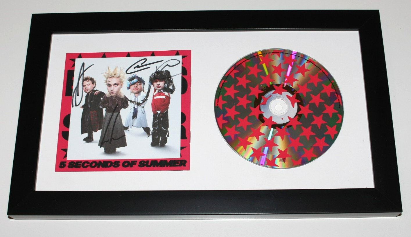 5SOS BAND SIGNED FRAMED ‘EVERYONE’S A STAR’ CD COVER ALBUM x4 LUKE w/COA 5 SOS