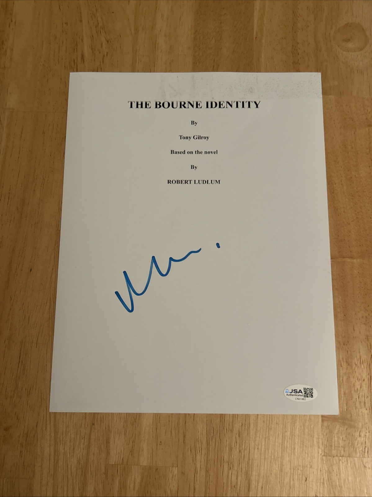 Matt Damon Actor Autographed The Bourne Identity Script 8×10 Photo JSA Certified