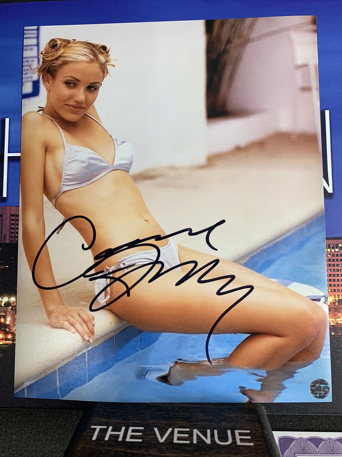 Cameron Diaz (actress) signed Autographed 8×10 glossy photo – AUTO with COA