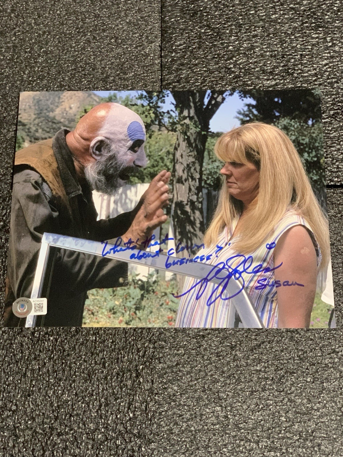 PJ P.J. SOLES LYNDA SIGNED 8X10 PHOTO HALLOWEEN STRIPES CHEERS KNIGHT RIDER BAS