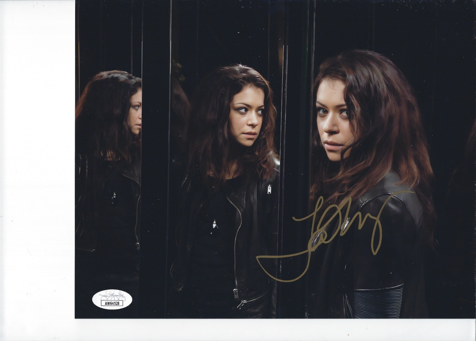 Tatiana Maslany “Orphan Black” “She Hulk” Signed 8×10 Photo #2 Comes with JSA