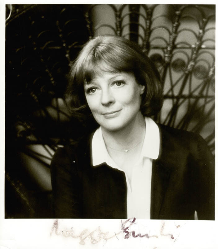 DAME MAGGIE SMITH – AUTOGRAPHED SIGNED PHOTOGRAPH