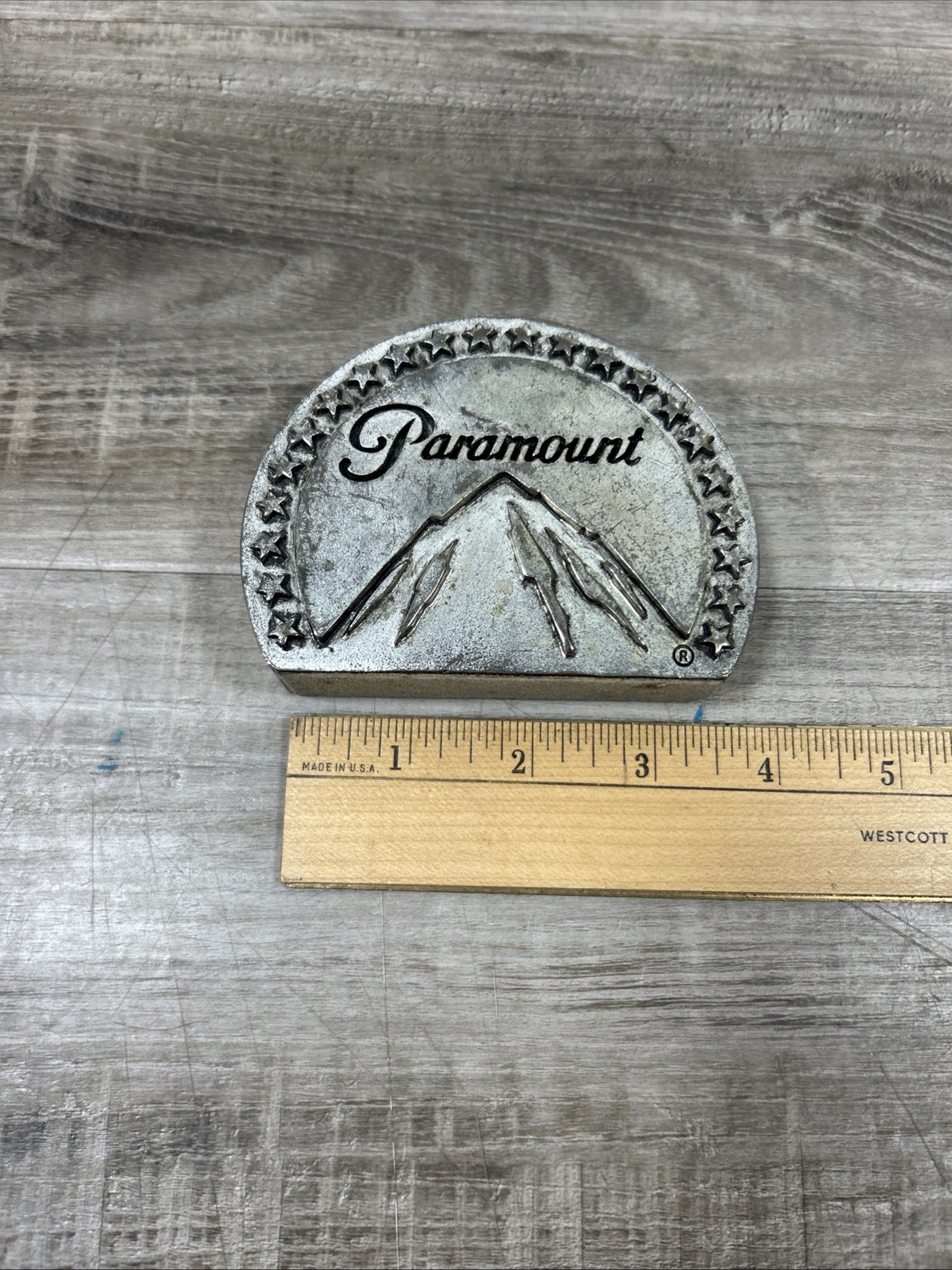 ANTIQUE “PARAMOUNT PICTURES” METAL SOUVENIR PAPERWEIGHT MOVIE STUDIO MERCHANDISE