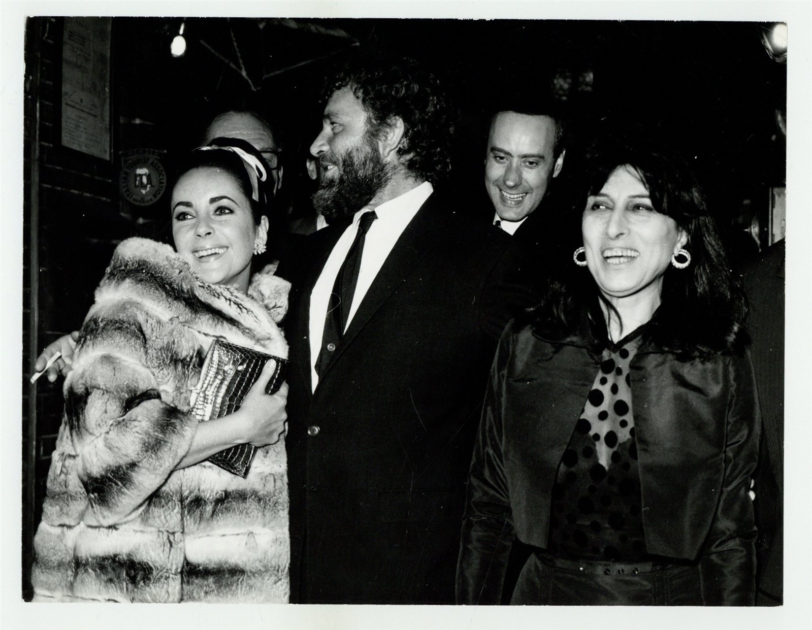 Elizabeth Liz Taylor, Maria Callas Richard Burton 1968 Photo w/Stamp J14733