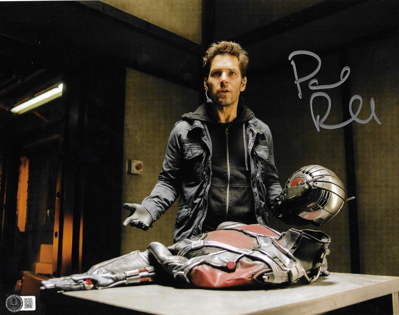 Paul Rudd Signed Ant Man 11×14 Photo Marvel Beckett Witnessed Authenticated