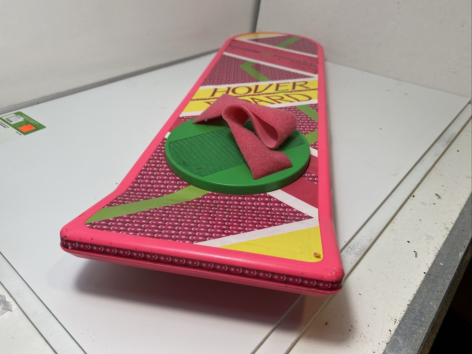 Back to the Future 2 Hoverboard Prop Replica (Does Not Fly) 28″L X 8″ W Used 1:1