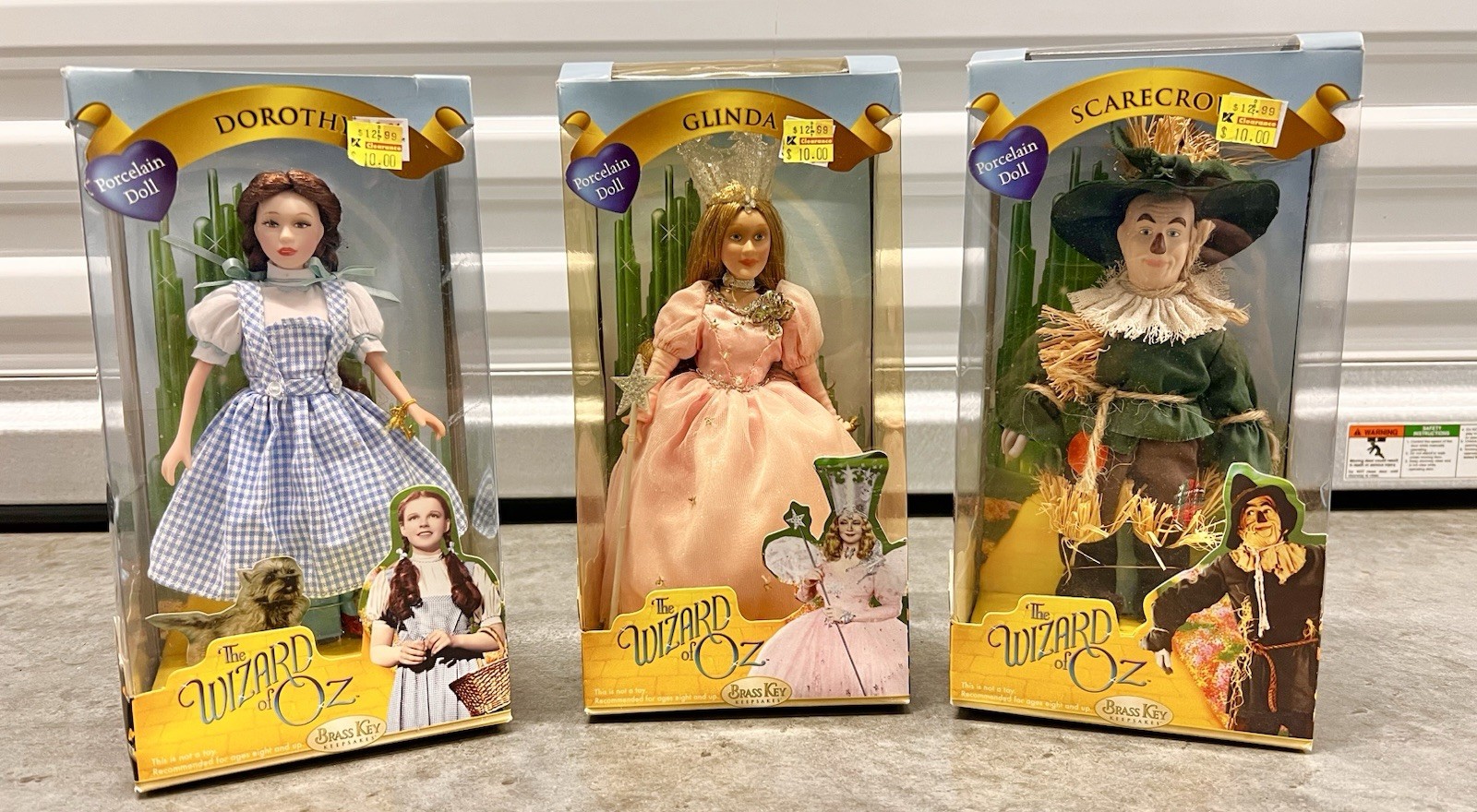Wizard of oz Base Key Set of 3 Porcelain Doll Dorothy, Glinda, Scarecrow ￼￼