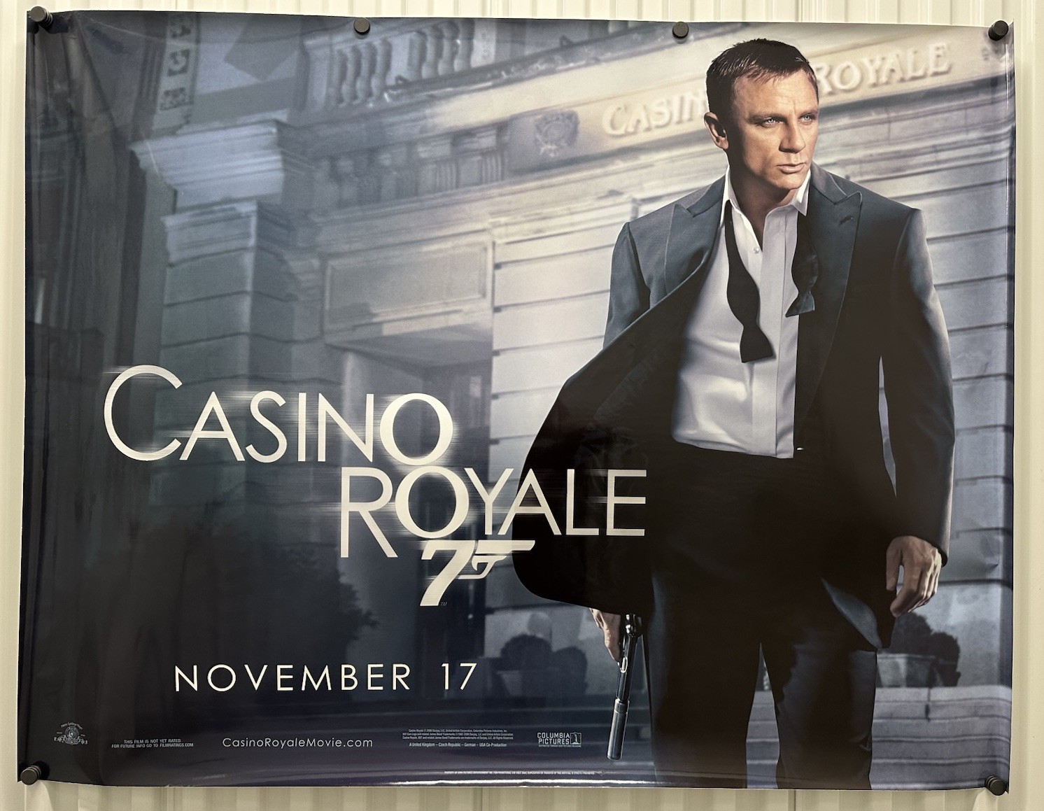 New “CASINO ROYALE” Advance Glossy Peel Vinyl Movie Poster 46”x60” James Bond