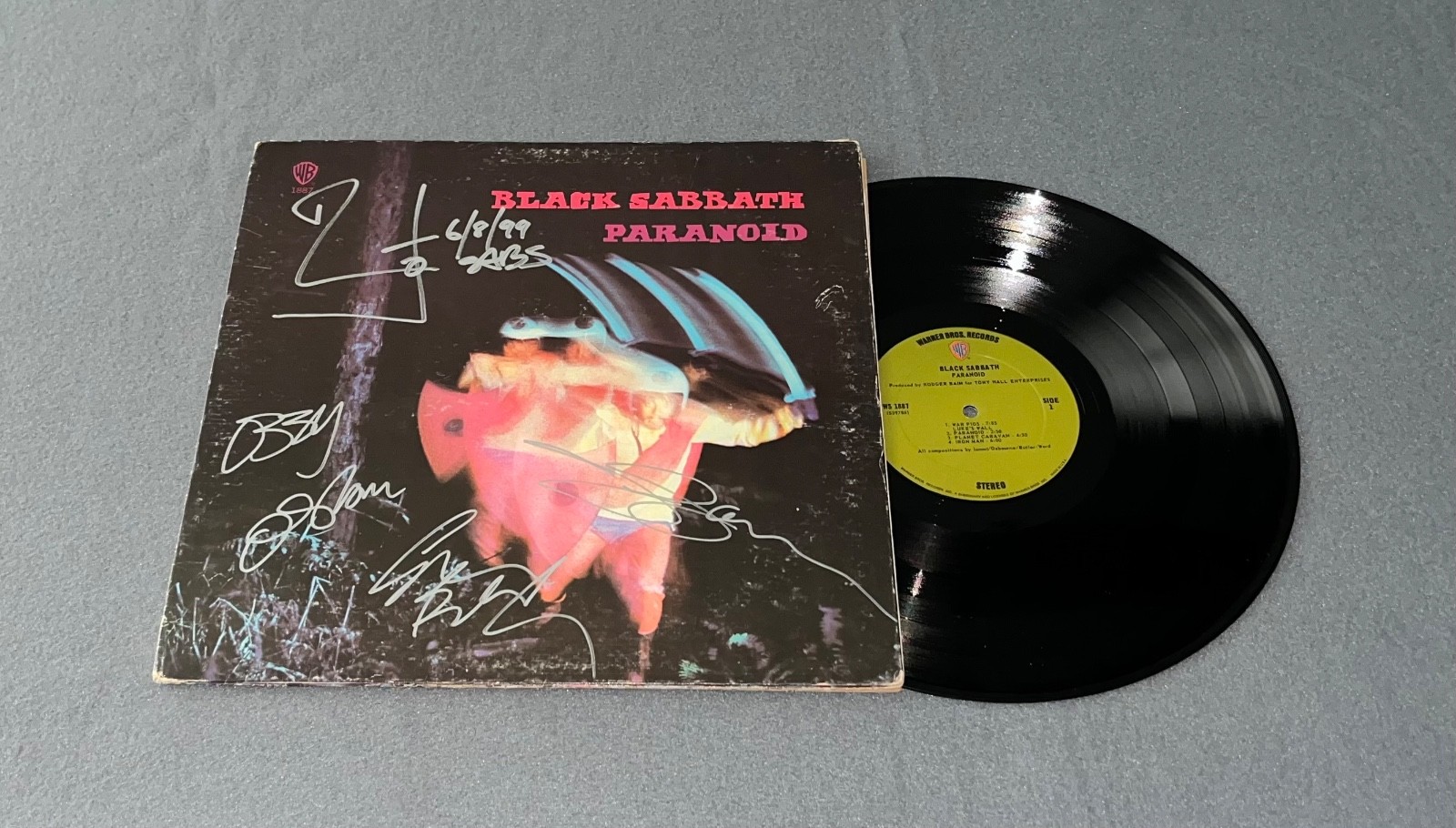 BLACK SABBATH OZZY OSBOURNE TONY IOMMI BAND SIGNED PARANOID 12″ VINYL RECORD COA