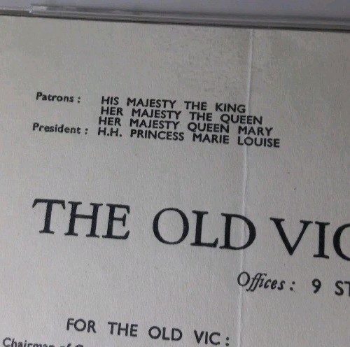 LAURENCE OLIVIER 1946 HAND SIGNED LETTER FROM THE OLD VIC THEATRE ! PSA