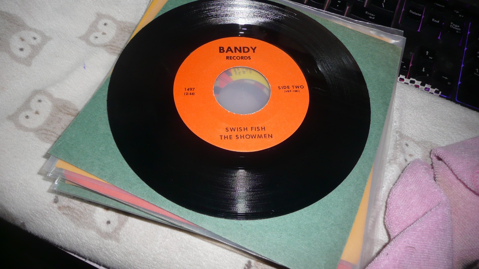 record 45 Northern Soul The Showmen on Bandy 39-21-46 / Swish Fish VG++