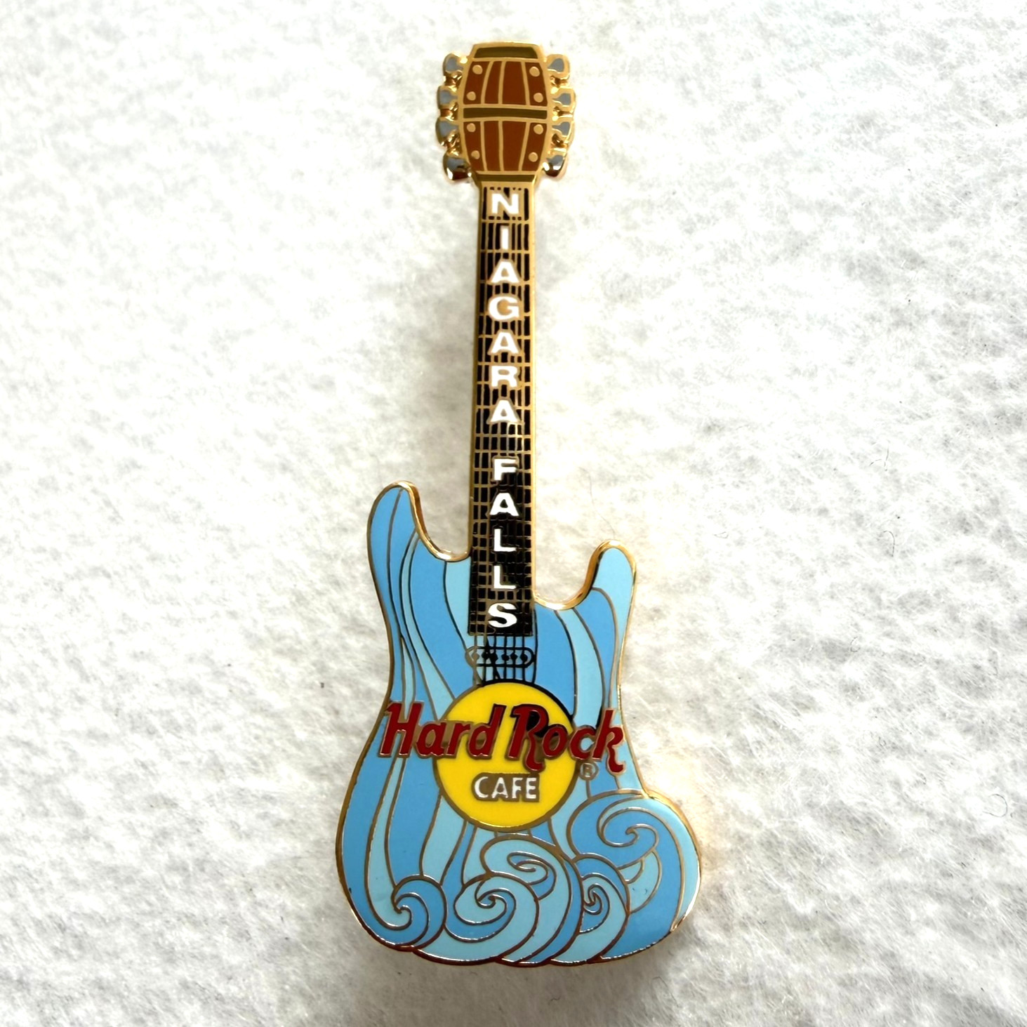 Hard Rock Café NIAGARA FALLS Waterfall Guitar Pin