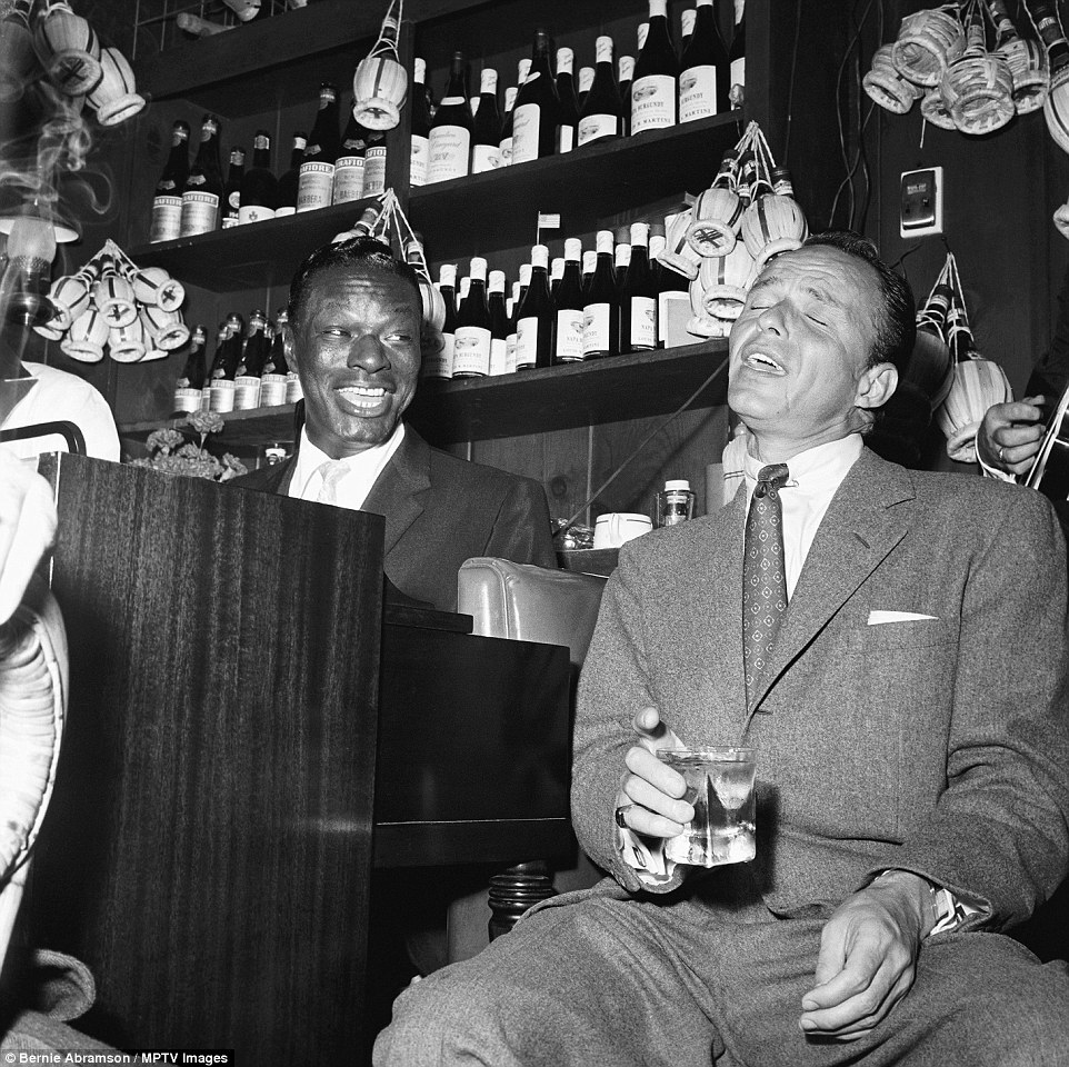 Frank Sinatra Drinking And Singing 8×10 Picture Celebrity Print