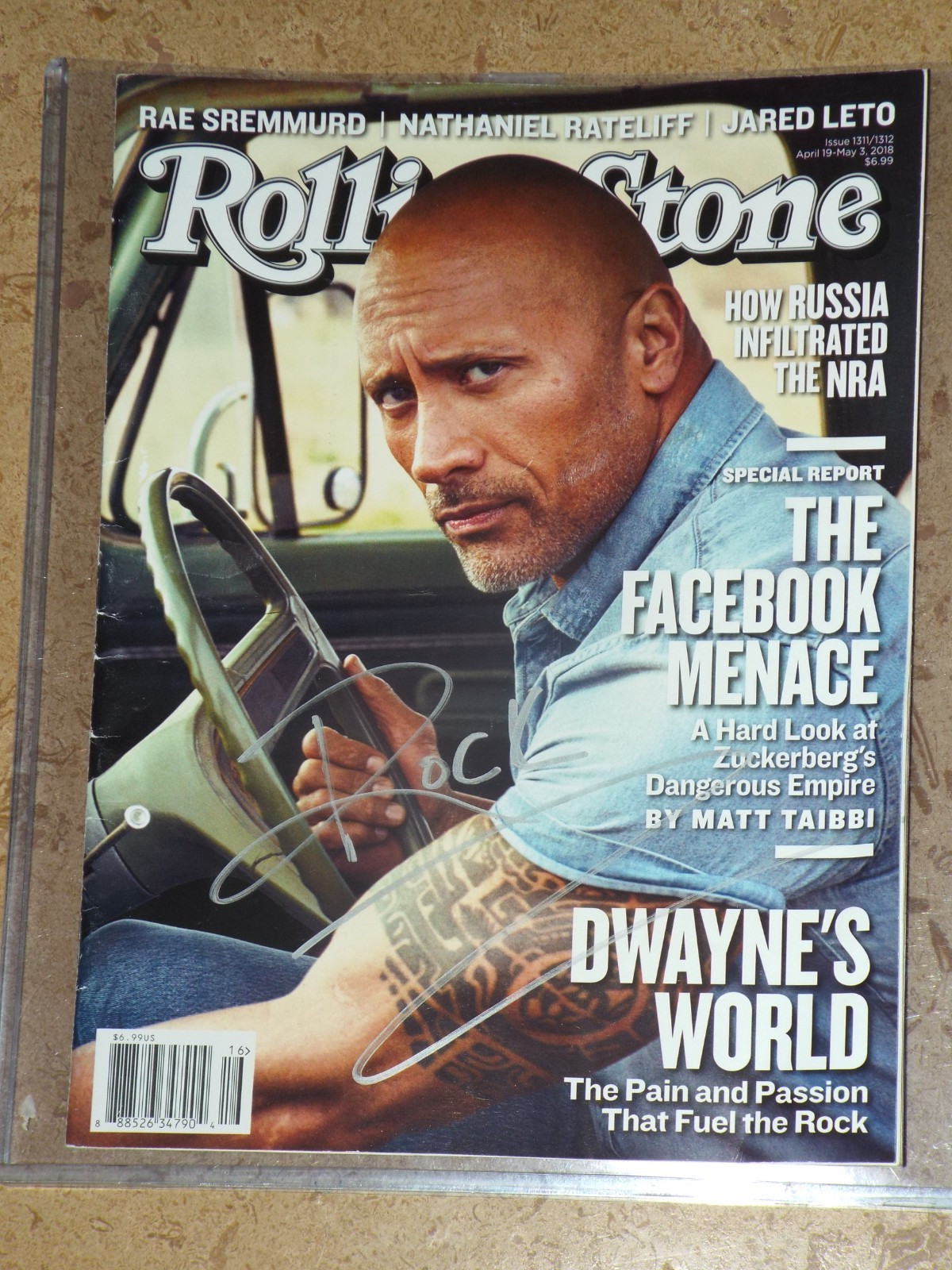 Dwayne Johnson The Rock PSA DNA Signed Autographed magazine