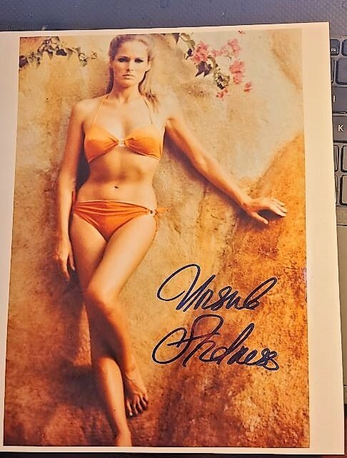 URSULA ANDRESS signed 8×10 photo B’BC certification