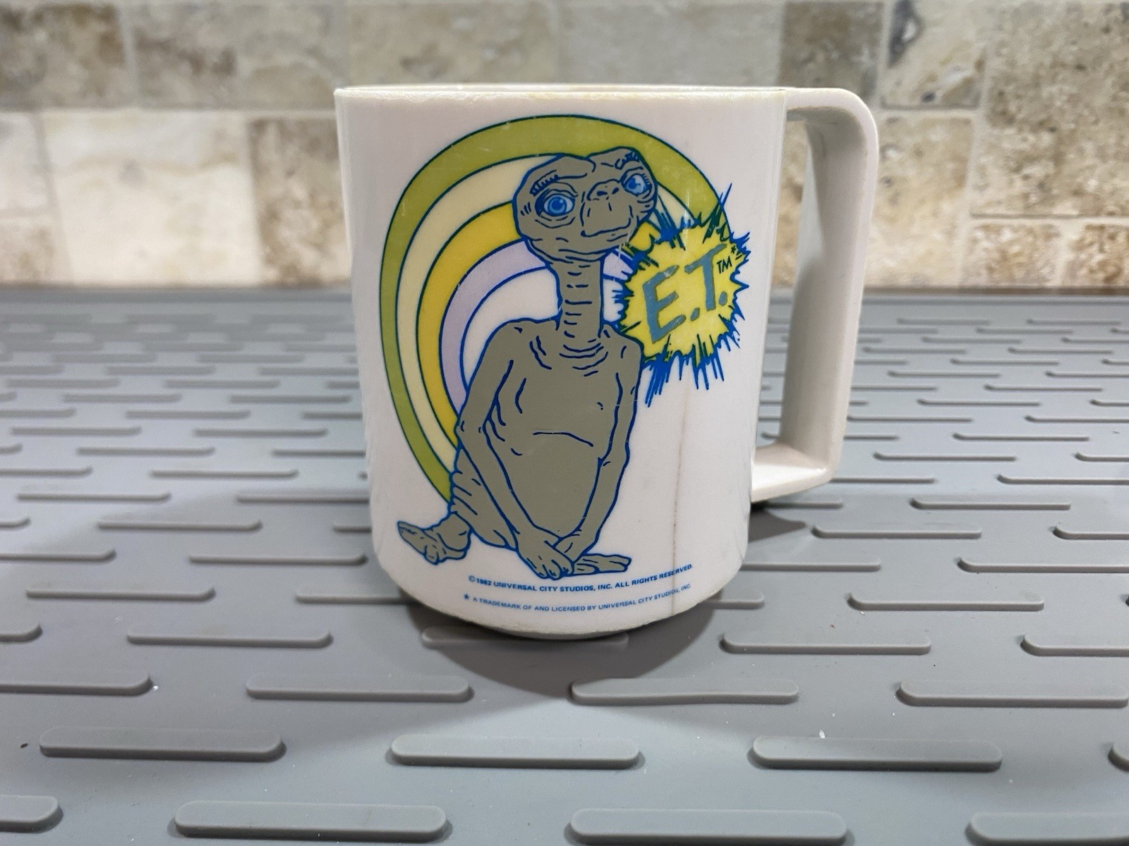 Vintage E.T. Movie 1982 Universal City Studios Retro Rainbow Plastic Mug Cup