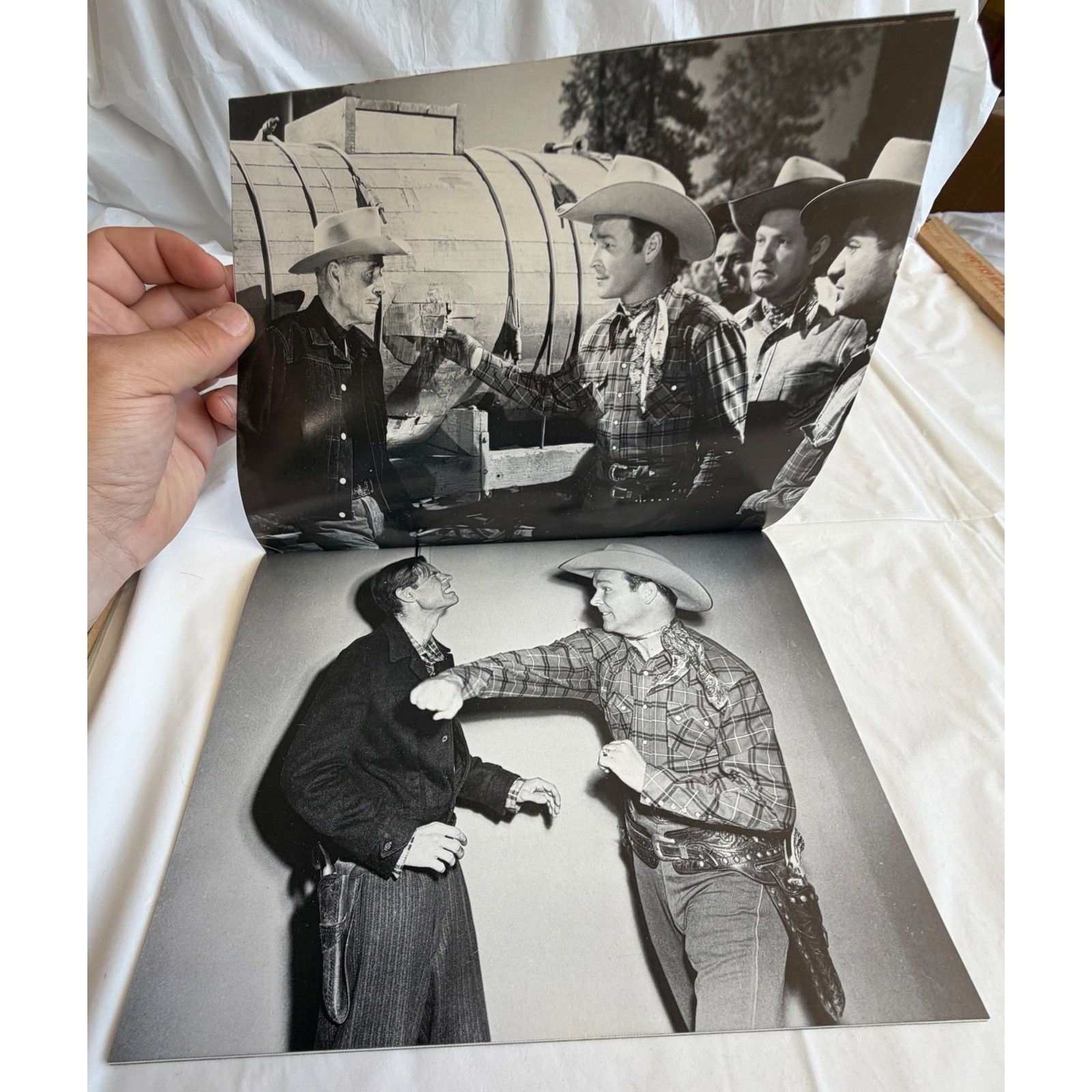 Roy Rogers Trail of Robin Hood Republic Pictures Movie Press Book Souvenir V000