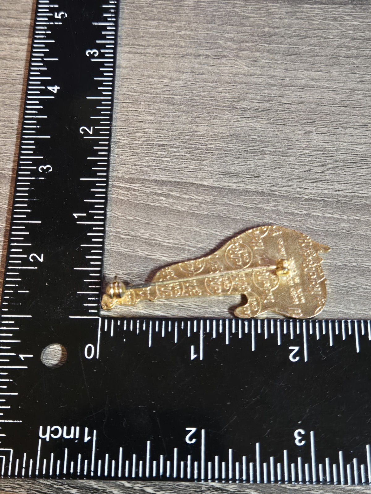 HARD ROCK CAFE ORLANDO GUITAR PIN Alligator Y2