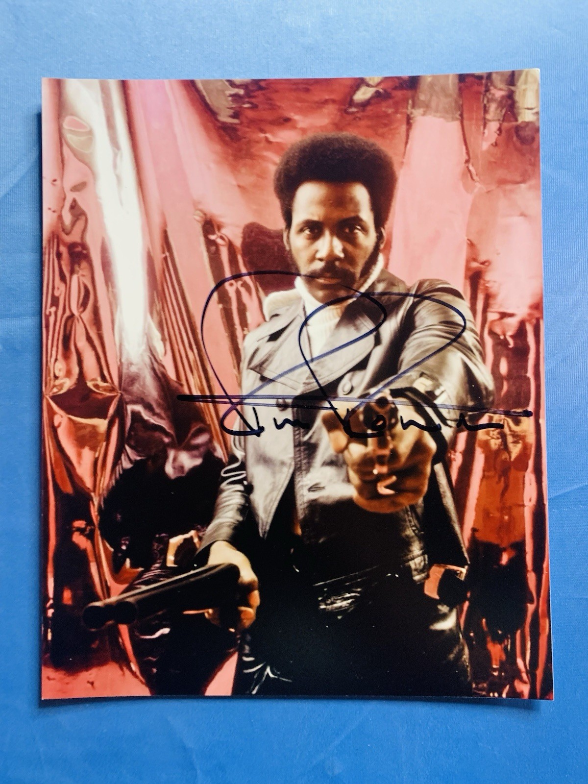 RICHARD ROUNDTREE Autographed SHAFT Glossy 8×10 Photo