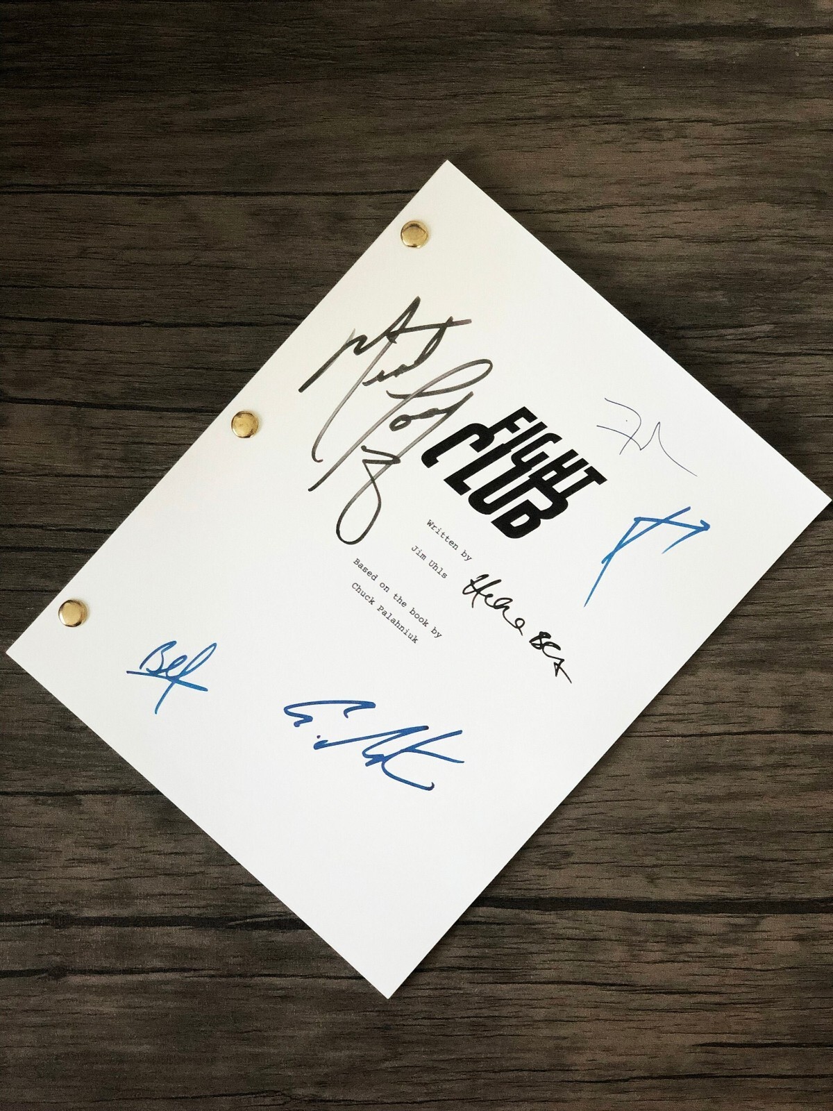 Fight Club Movie Script 131 Pages Brad Pitt, Meat Loaf, David Fincher Autographs