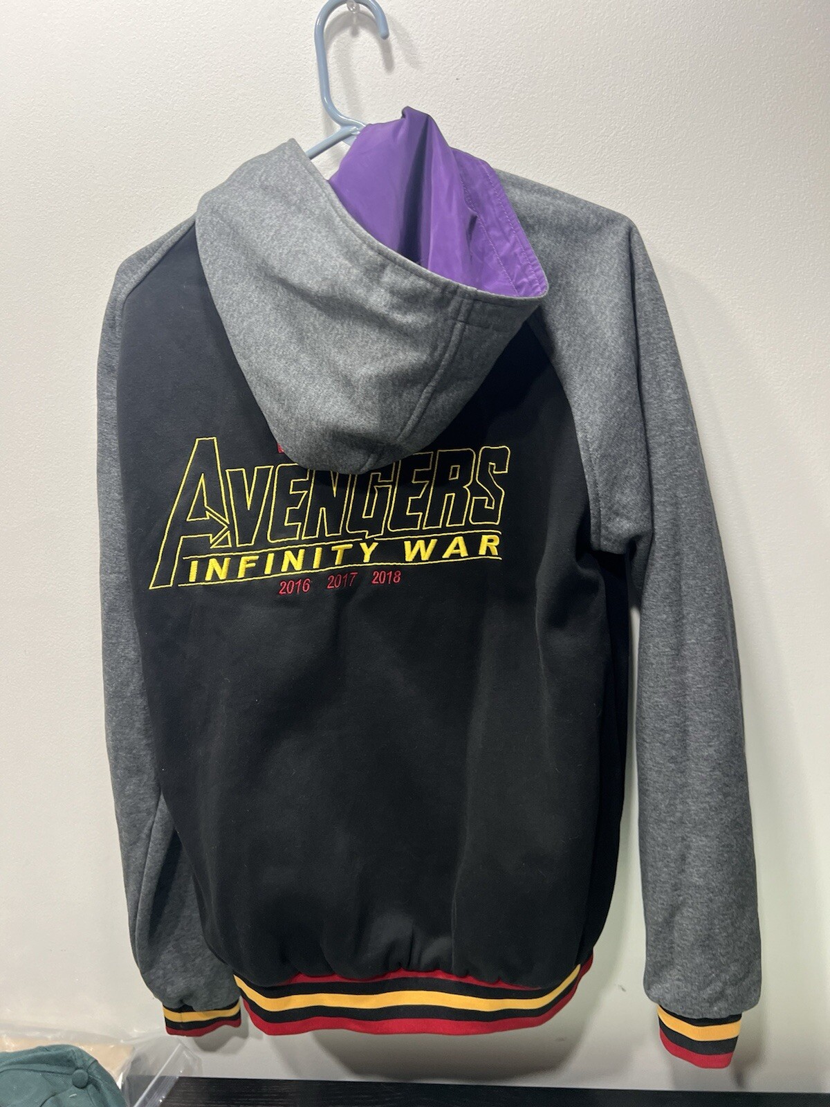 Avengers Infinity War Jacket Mens Medium Reversible Marvel Studios Cast & Crew