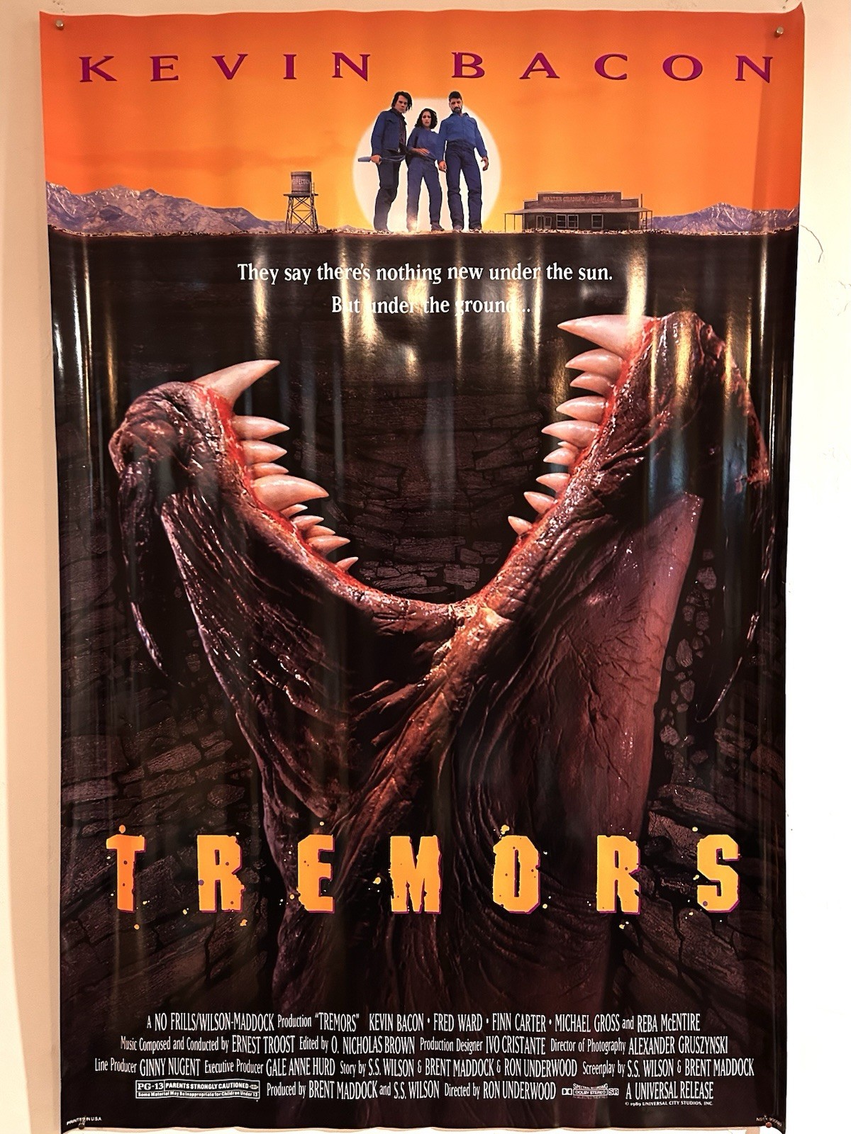 Vtg. TREMORS 1990 Cult Horror Original DS One Sheet Movie Poster 27” x 40” MINT