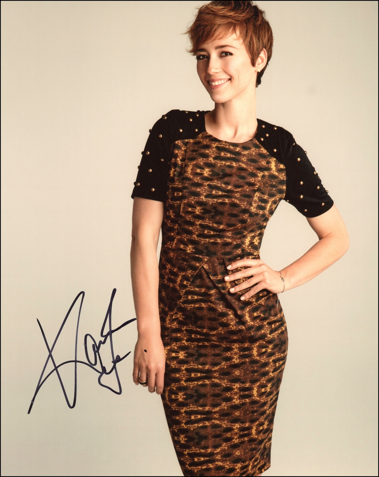 Karine Vanasse “Pan Am” AUTOGRAPH Signed 8×10 Photo ACOA