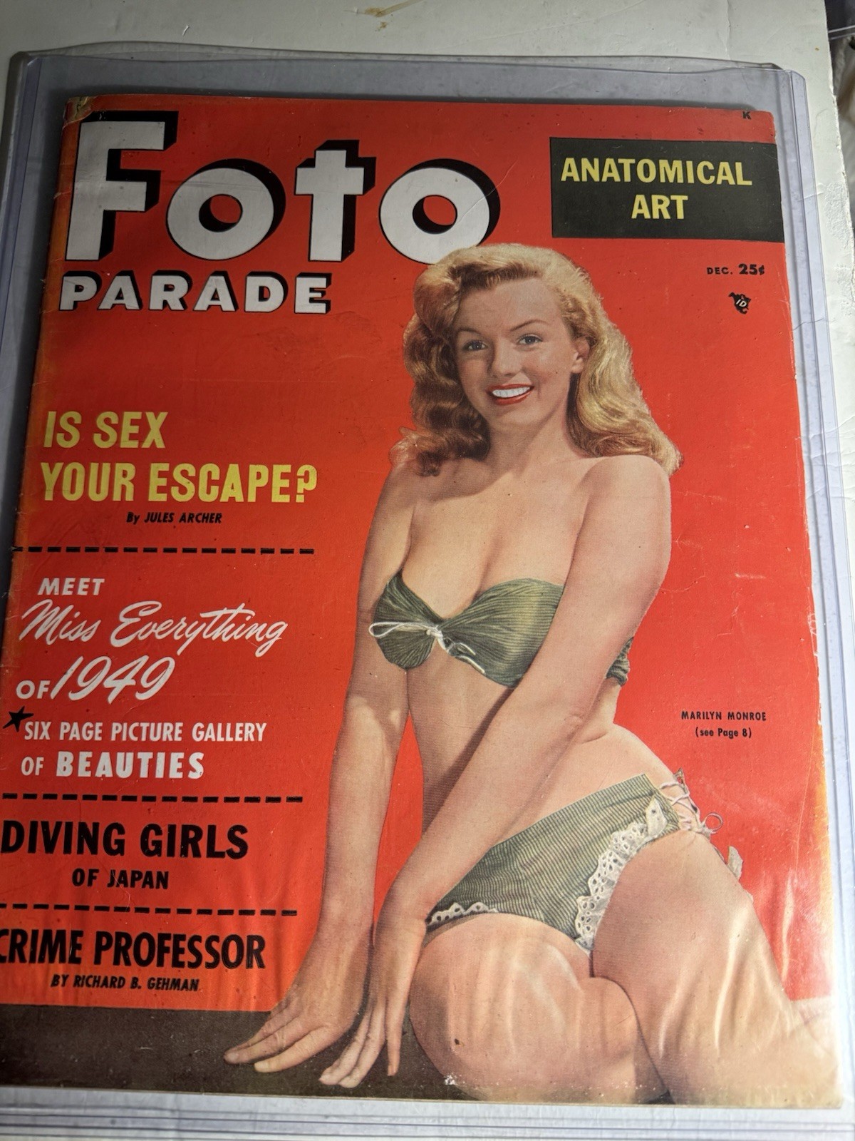 MARILYN MONROE -FOTO PARADE 12/49 GREAT PHOTO COLOR COVER MAGAZINE NICE COPY!