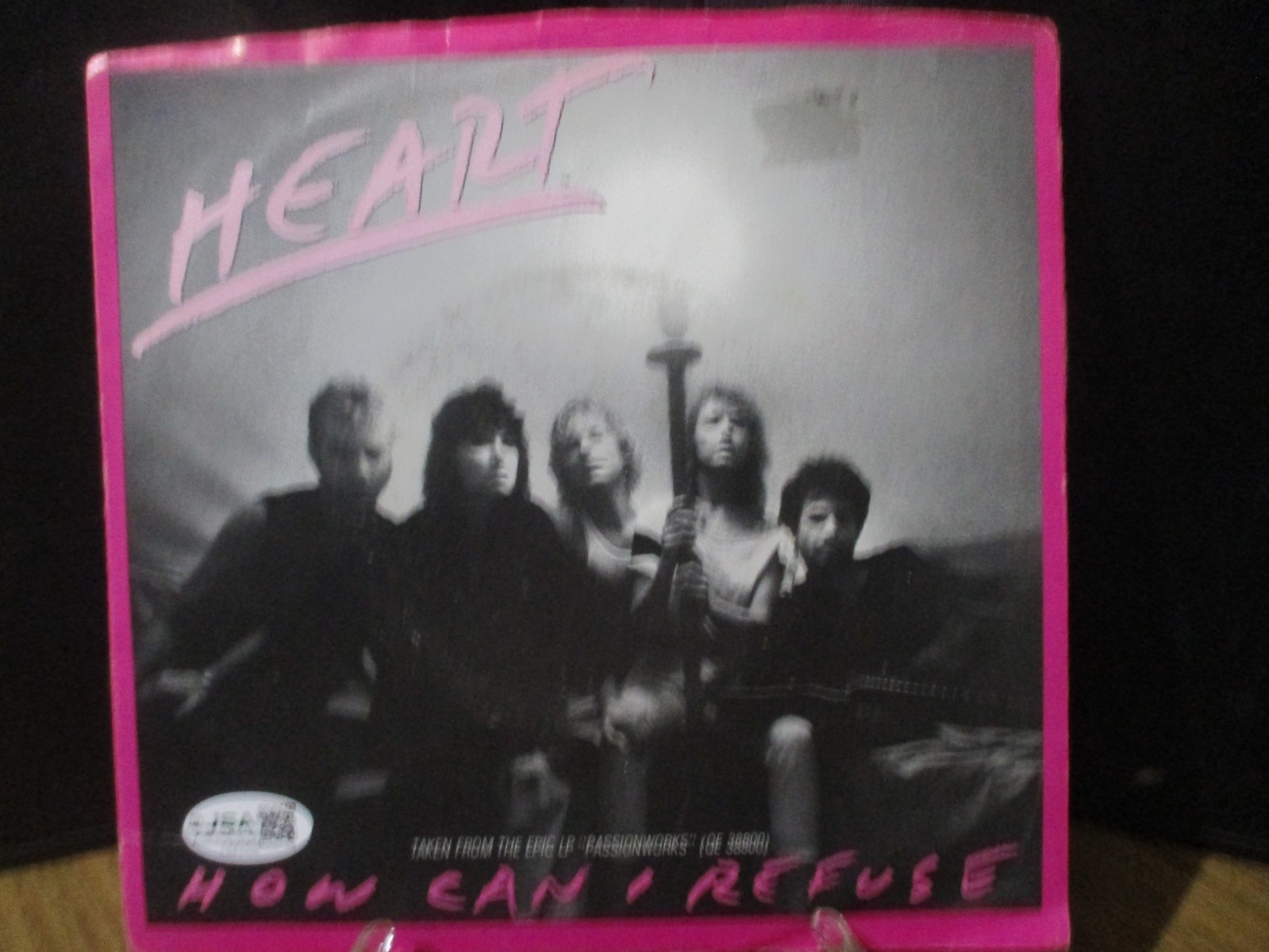 HEART JSA CERTIFIED AUTHENTIC AUTOGRAPHED/SIGNED VINYL 45 ANN & NANCY WILSON